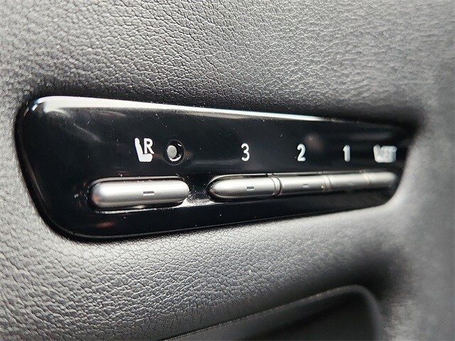 Thumbnail: 2022 Lexus LS - 23