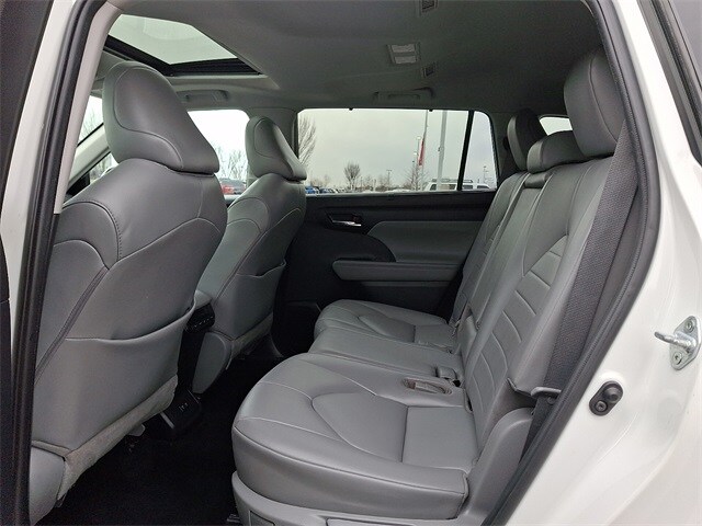 Thumbnail: 2021 Toyota Highlander - 10