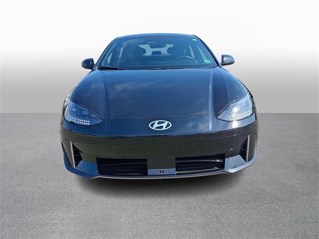 Thumbnail: 2023 Hyundai Ioniq 6 - 2