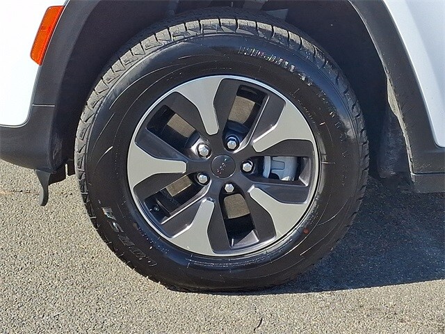 Thumbnail: 2024 Jeep Grand Cherokee - 8