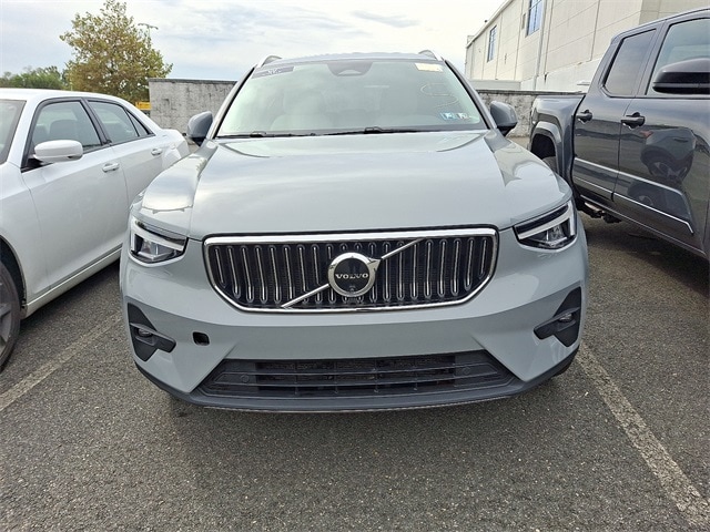 Thumbnail: 2024 Volvo XC40 - 2