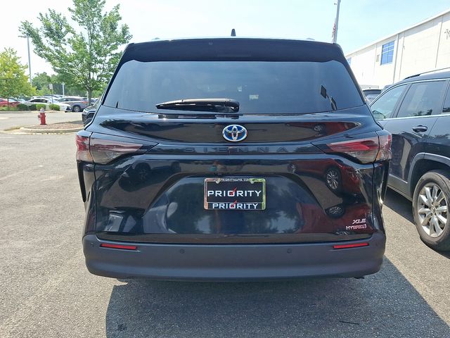 Thumbnail: 2024 Toyota Sienna - 4