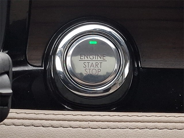 Thumbnail: 2022 Lincoln Corsair - 24