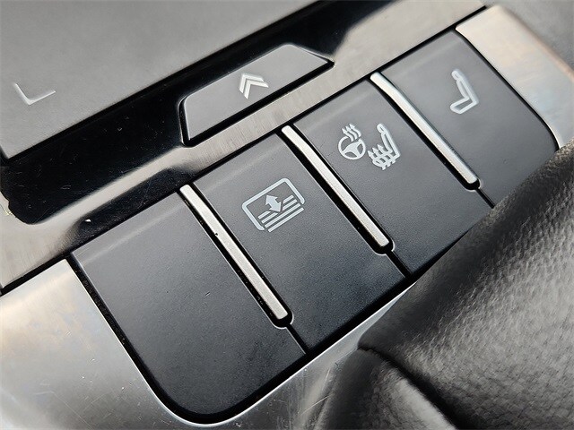 Thumbnail: 2022 Lexus LS - 24