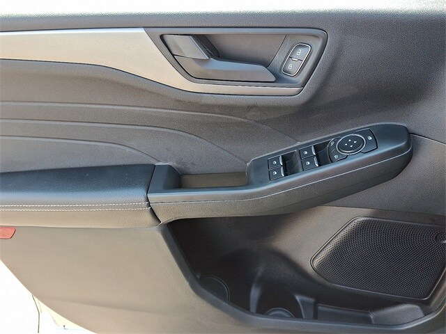 Thumbnail: 2023 Ford Escape - 10