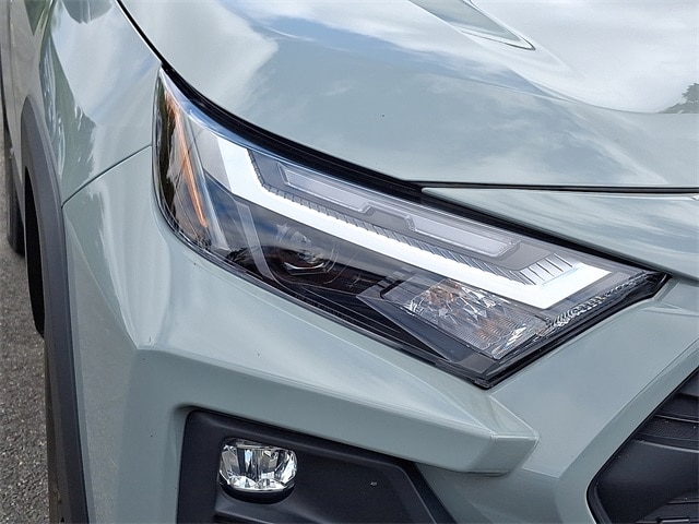 Thumbnail: 2022 Toyota RAV4 - 4