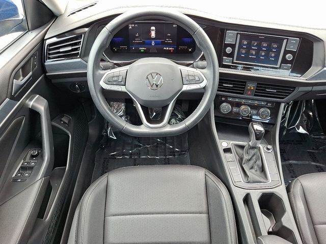 Thumbnail: 2023 Volkswagen Jetta - 11