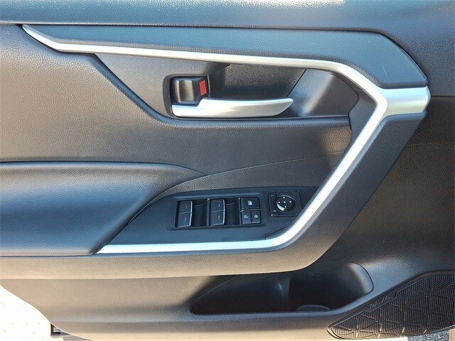 Thumbnail: 2025 Toyota RAV4 - 12