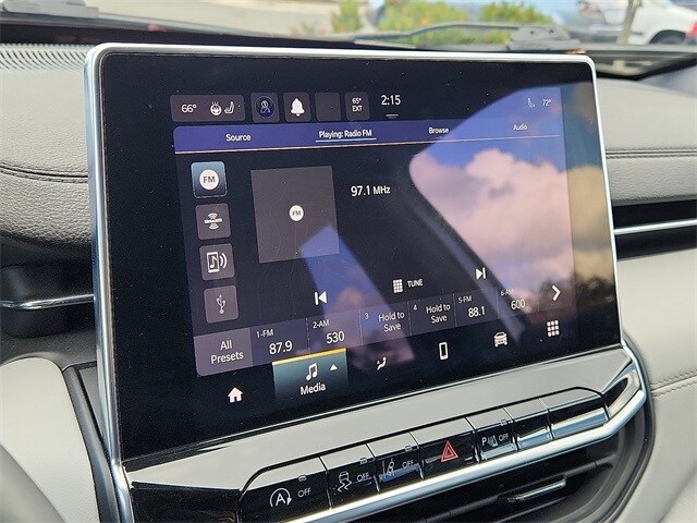 Thumbnail: 2023 Jeep Compass - 14