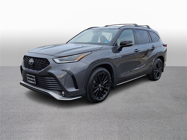 Thumbnail: 2023 Toyota Highlander - 1