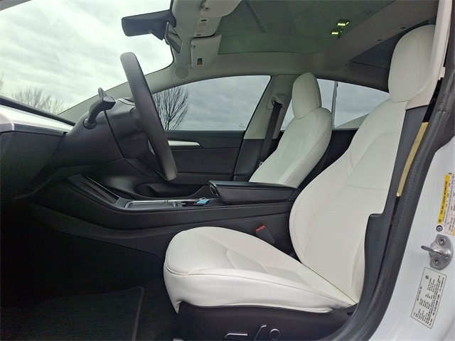 Thumbnail: 2022 Tesla Model 3 - 13