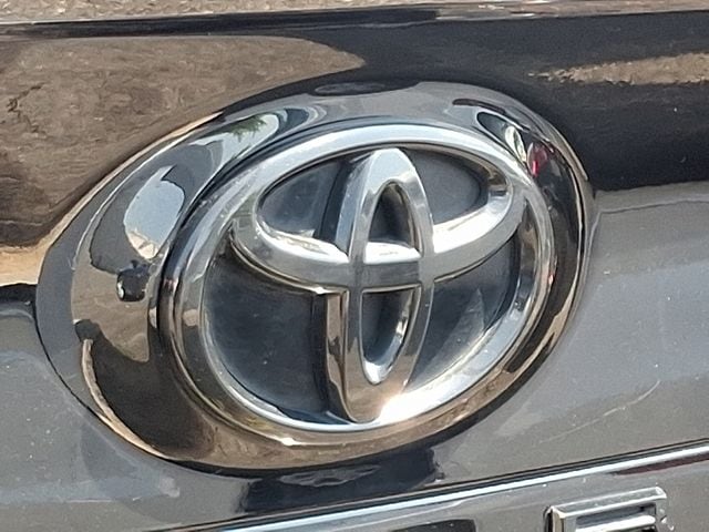 Thumbnail: 2020 Toyota Camry - 8