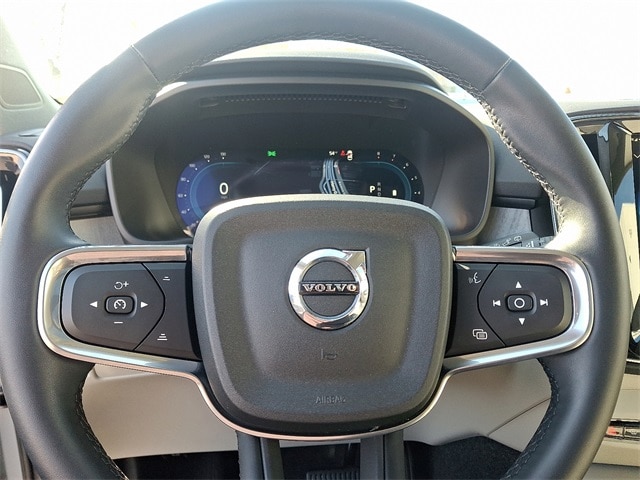 Thumbnail: 2024 Volvo XC40 - 17