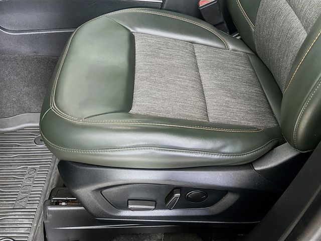 Thumbnail: 2022 Ford Explorer - 31