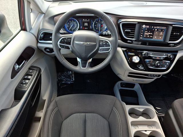 Thumbnail: 2023 Chrysler Voyager - 12