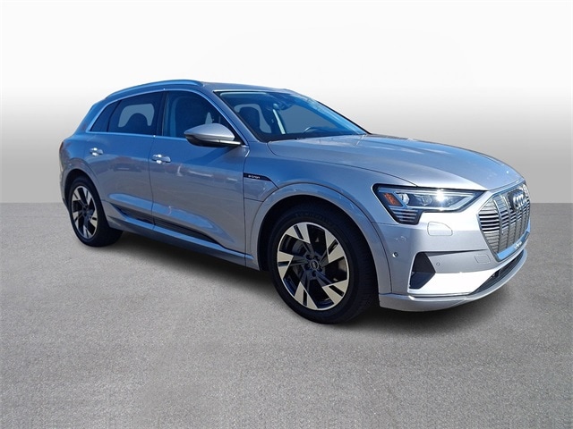 Thumbnail: 2022 Audi e-tron - 3