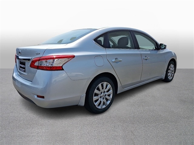Thumbnail: 2015 Nissan Sentra - 4