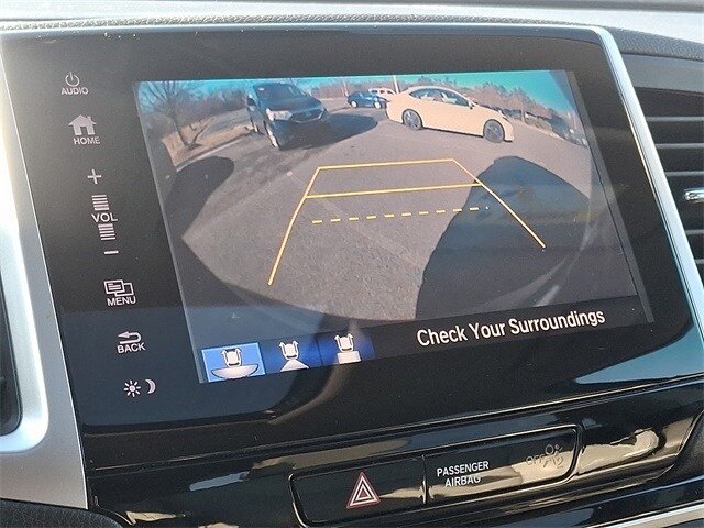 Thumbnail: 2018 Honda Pilot - 20