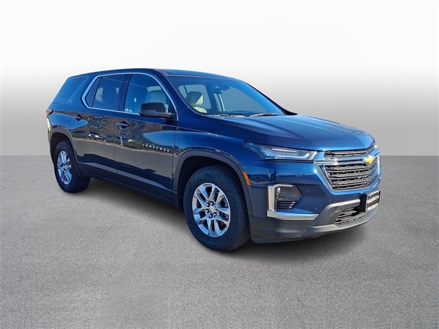 Thumbnail: 2023 Chevrolet Traverse - 3