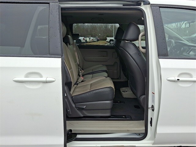 Thumbnail: 2017 Kia Sedona - 10