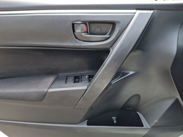Thumbnail: 2015 Toyota Corolla - 12