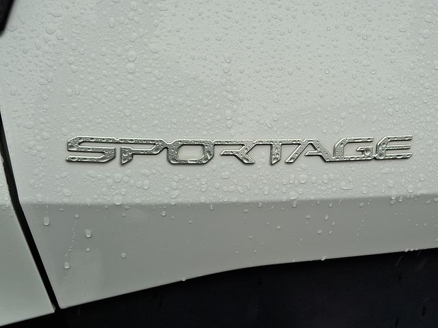 Thumbnail: 2023 Kia Sportage - 10