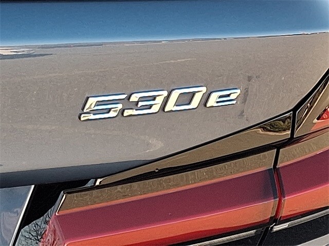 Thumbnail: 2023 BMW 5 Series - 35