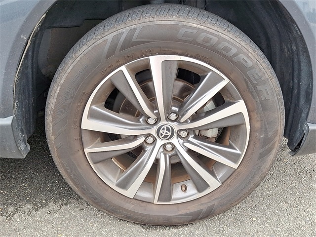 Thumbnail: 2021 Toyota Venza - 5