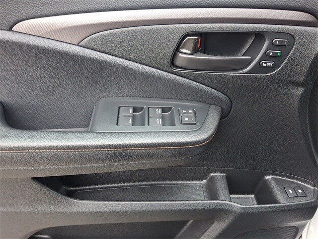 Thumbnail: 2022 Honda Passport - 12