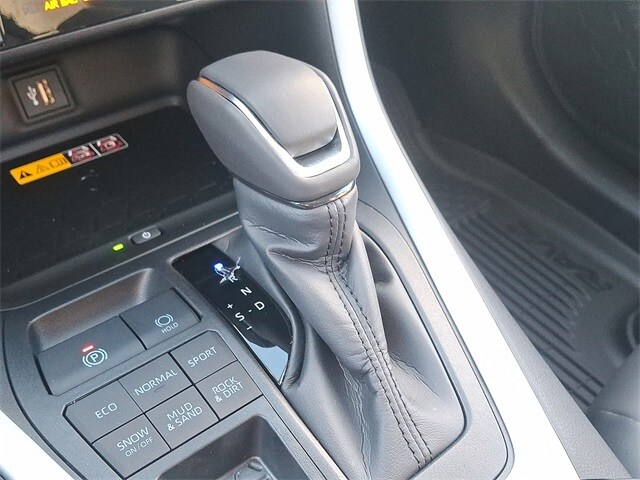 Thumbnail: 2025 Toyota RAV4 - 14