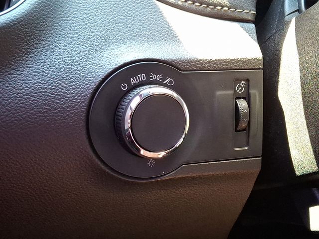Thumbnail: 2014 Chevrolet Camaro - 18