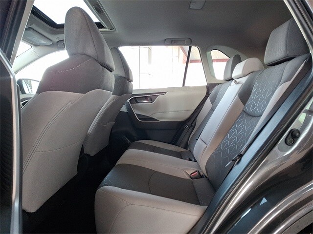 Thumbnail: 2025 Toyota RAV4 - 8