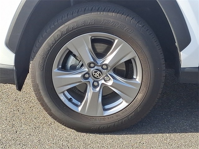 Thumbnail: 2025 Toyota RAV4 - 8