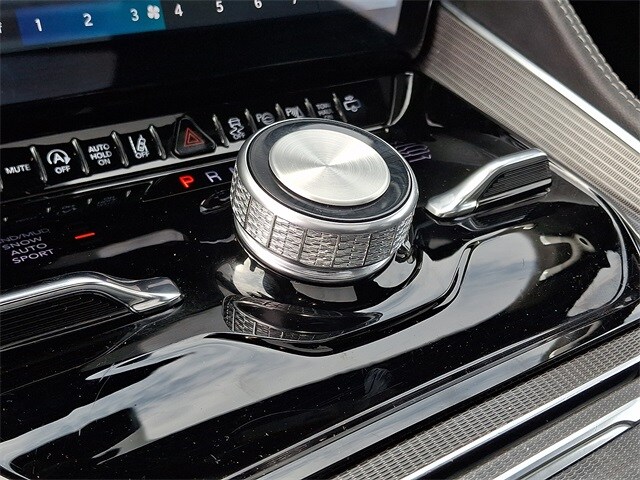 Thumbnail: 2024 Jeep Grand Wagoneer L - 16