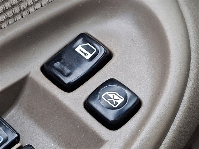 Thumbnail: 2005 Nissan Sentra - 24