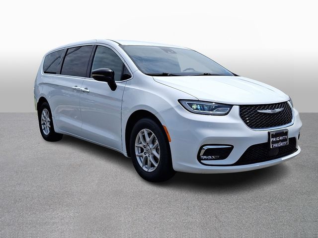 Thumbnail: 2025 Chrysler Pacifica - 3