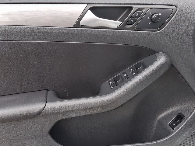 Thumbnail: 2016 Volkswagen Jetta - 12