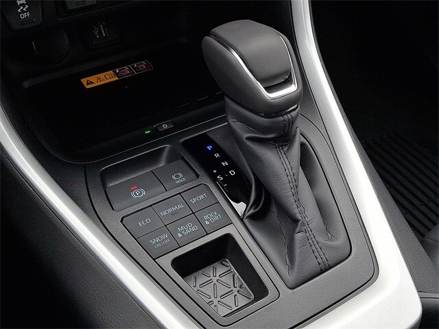 Thumbnail: 2025 Toyota RAV4 - 13