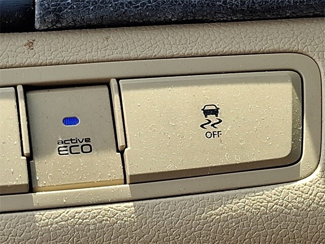 Thumbnail: 2011 Hyundai Sonata - 24