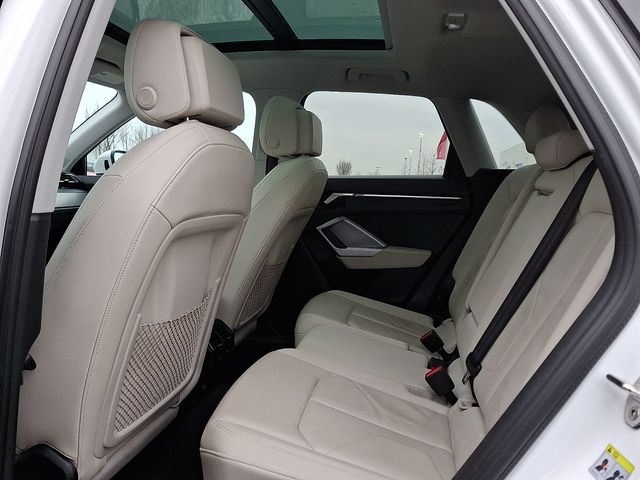 Thumbnail: 2024 Audi Q3 - 10