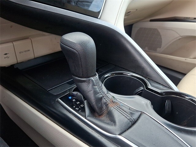 Thumbnail: 2018 Toyota Camry - 14