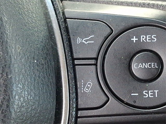 Thumbnail: 2018 Toyota Camry - 23