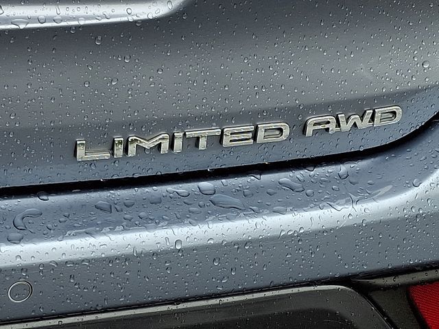 Thumbnail: 2023 Toyota Highlander - 36