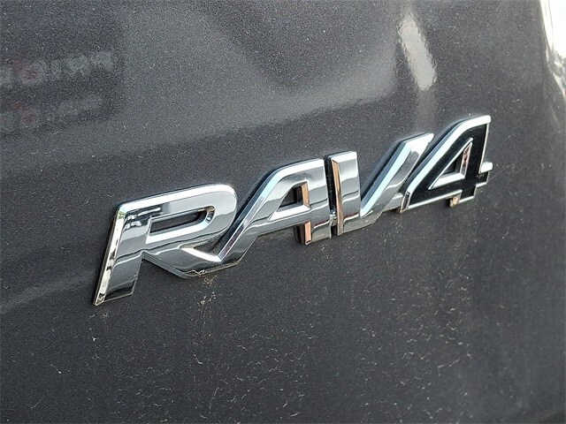 Thumbnail: 2013 Toyota RAV4 - 9