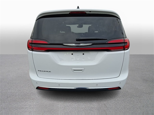 Thumbnail: 2024 Chrysler Pacifica - 5