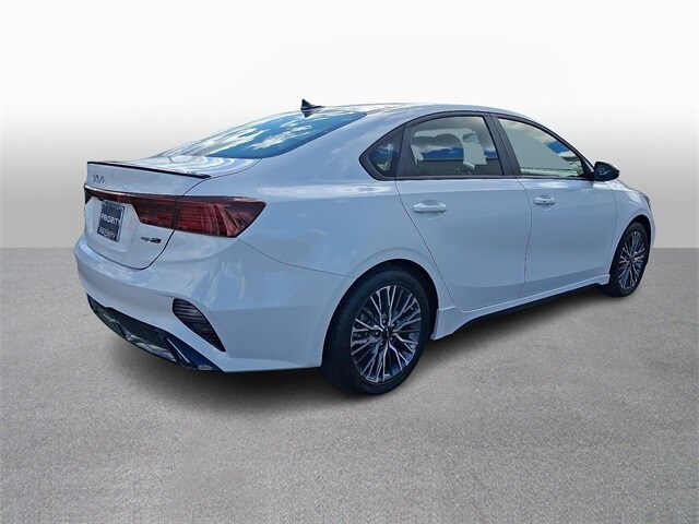 Thumbnail: 2023 Kia Forte - 4