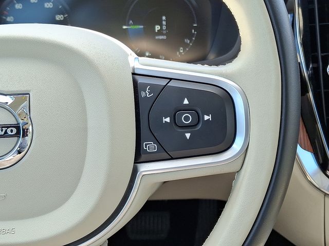 Thumbnail: 2022 Volvo S60 - 23