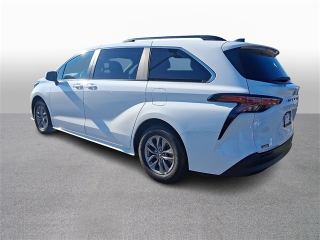 Thumbnail: 2022 Toyota Sienna - 6