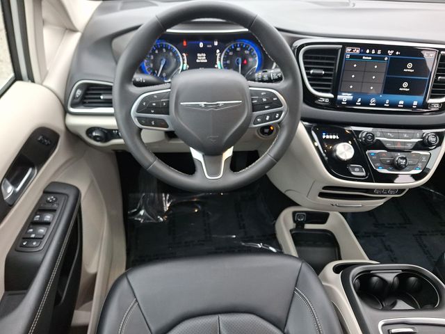 Thumbnail: 2024 Chrysler Pacifica - 12
