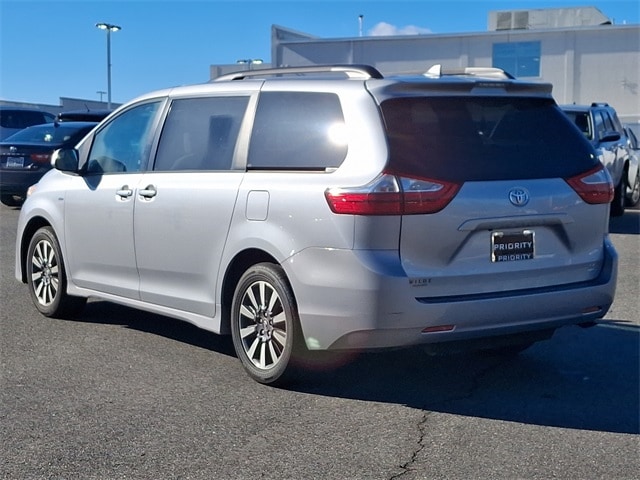 2018 Toyota Sienna LE 4